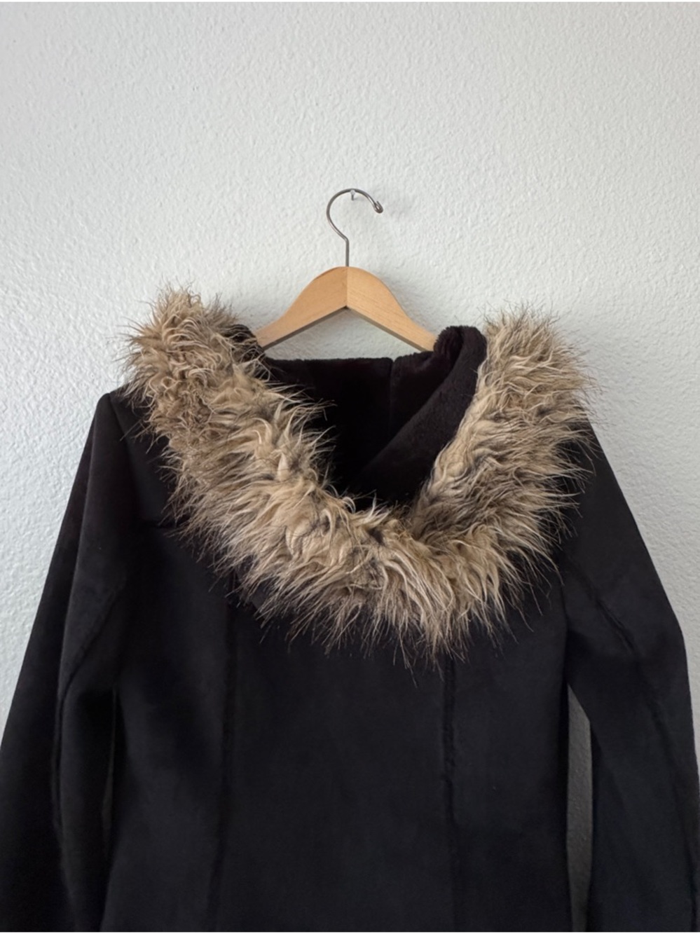 Vintage BEBE Suede Black Penny Lane Long Coat with Beige Faux-Fur Trim SZ XS - Picture 5 of 7